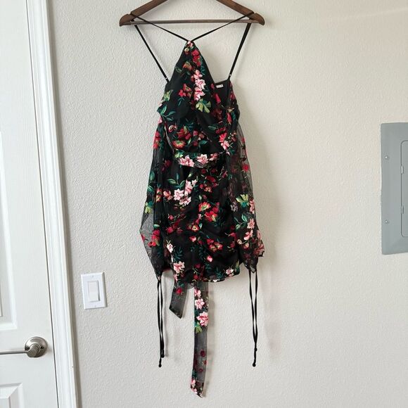 Tularosa Revolve Black Floral Embroidered Cali Mini Dress size Small - Picture 10 of 15